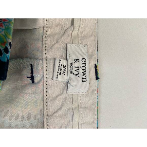 Crown and Ivy bright medallion shorts 20W - Picture 3 of 6